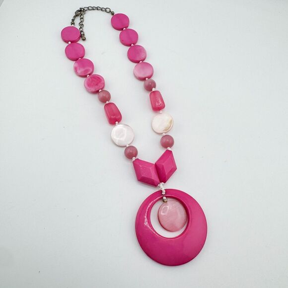 Vintage Bold Pink Statement Necklace Chunky Retro Beaded Pendant Mod Y2K Bright - Picture 4 of 11